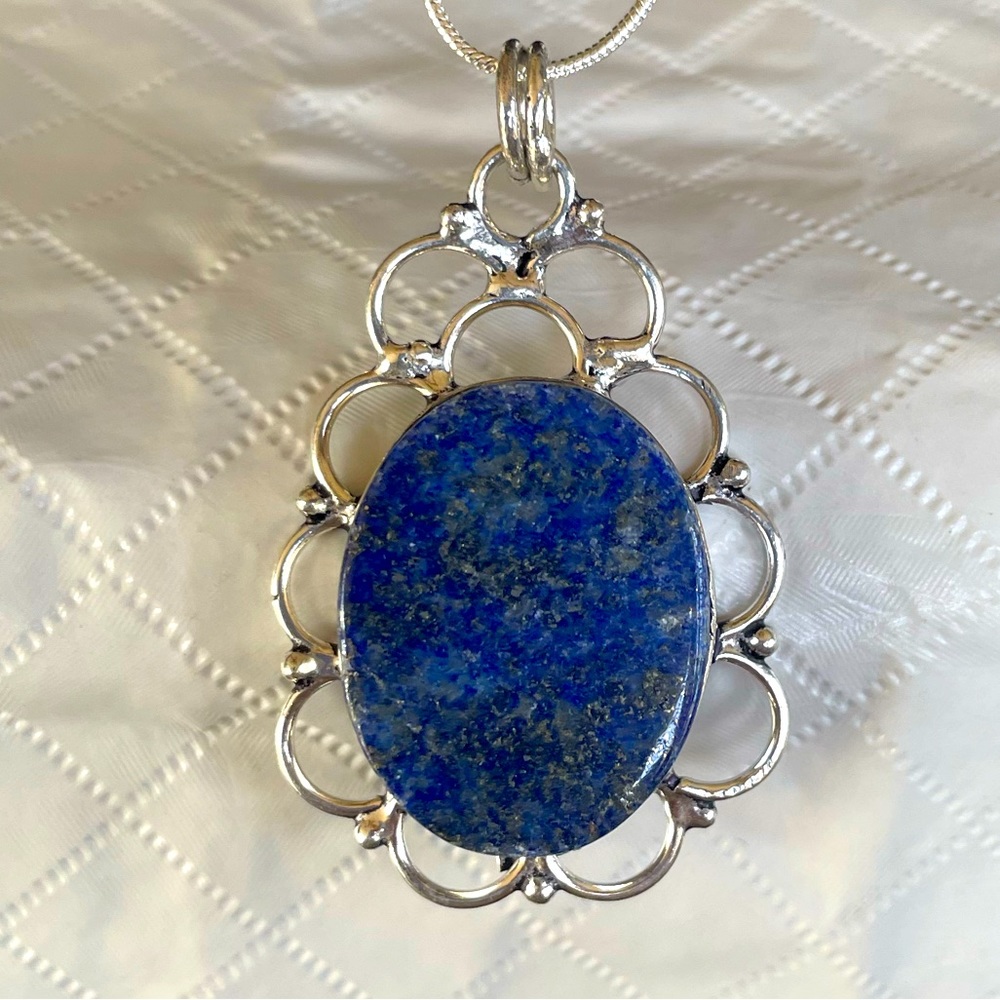 Lapis Lazuli gemstone